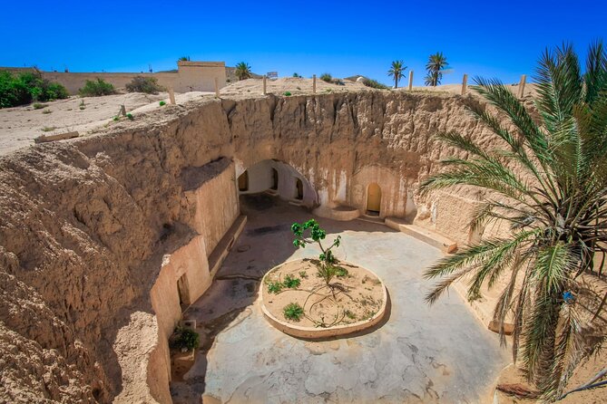 2-Day Tunisian Sahara Tour with Food & Stay from Hammamet - Douz: palms, camels, and your night near the Sahara