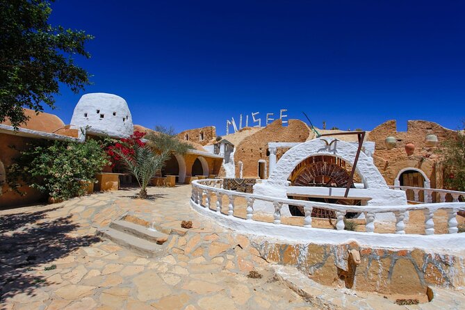 2-Day Tunisian Sahara Tour with Food & Stay from Sousse - Gafsa provides lunch and a useful break