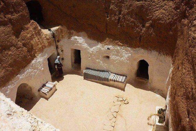 4-Day Private Tour: Sahara and Djerba Island from Tunis and Hammamet - El Jem and the power of Roman Tunisia
