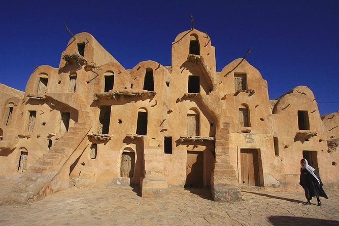 4 Days Tunisia Discovery Private Tour - Waterfalls and canyons near Tozeur