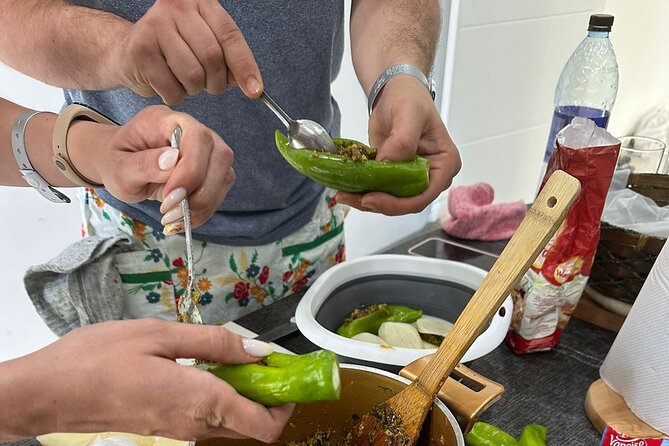 Cook and Connect: Tunisian Culinary Adventure with a Local Family - Starting in the Medina market