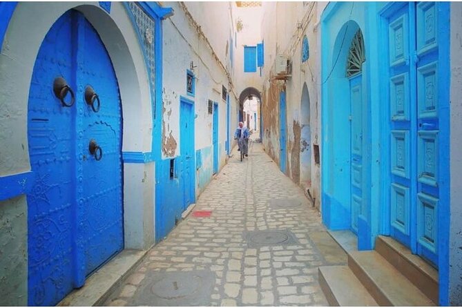 El Jem, Monastir, and Kairouan Medina Private Tour - Monastir: fortress walls, a famous mosque, and the coast