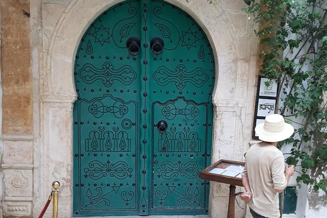 Guided tour in the UNESCO world heritage Medina of Tunis - Perfumes, Goldsmiths, and Traditional Crafts