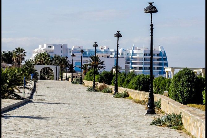 Half day excursion from Sousse to Kantaoui, Hergla and Medina - What the guide and vehicle add