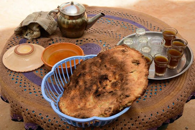 Ksar Ghilane 1 day: The hot spring and the homestay - Lunch, transport, and what the $251.12 price covers