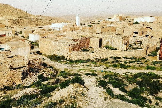 One night under the tent: Tataouine - Chenini - Ksar Ghilane - Matmata - Matmata and the final cultural stop
