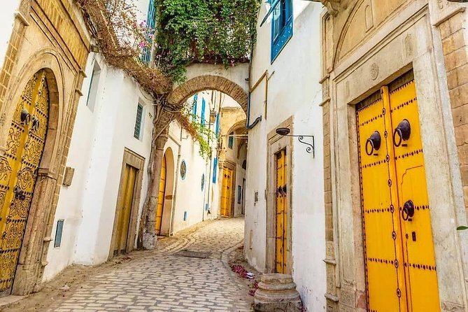 Private Half Day Tunis City Tour - Tunis El Manar University and the modern capital