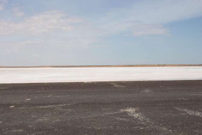The three desert and mountain oases - Food, lodging, and contact with local life