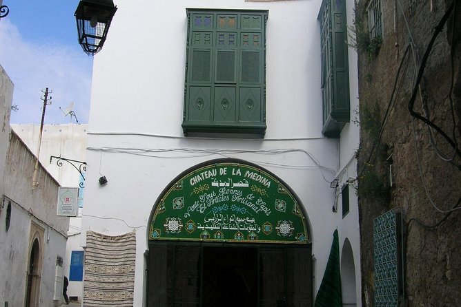 Walking City Tour - Ez Zitouna Mosque and the first hour of history